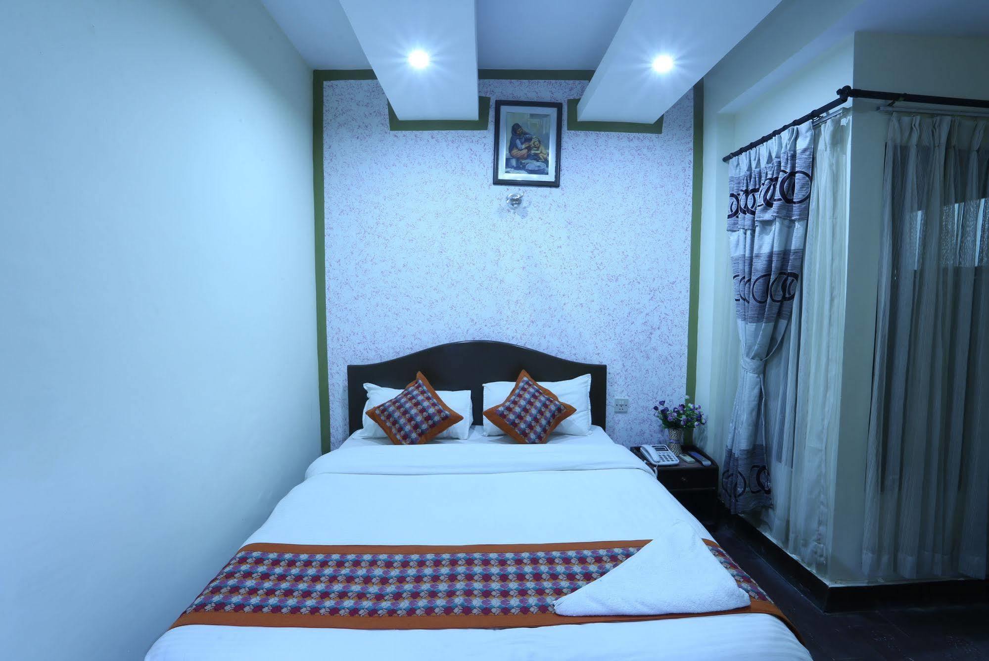 Oyo 153 Aster Hotel Nepal Katmandou Extérieur photo