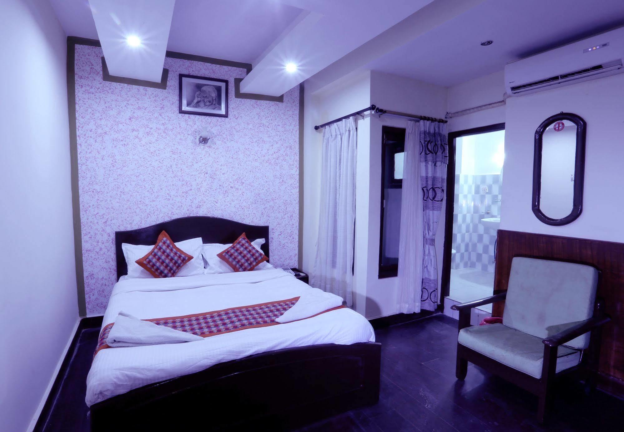 Oyo 153 Aster Hotel Nepal Katmandou Extérieur photo