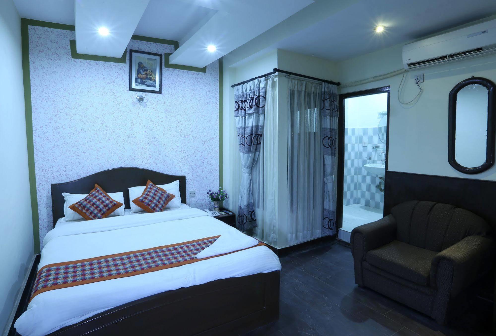 Oyo 153 Aster Hotel Nepal Katmandou Extérieur photo