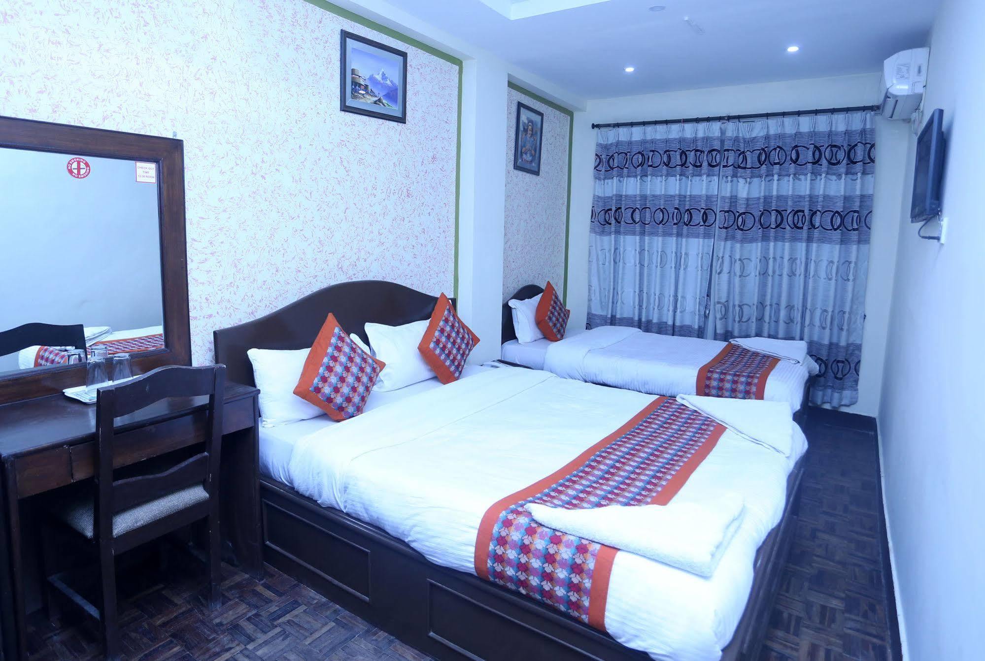 Oyo 153 Aster Hotel Nepal Katmandou Extérieur photo