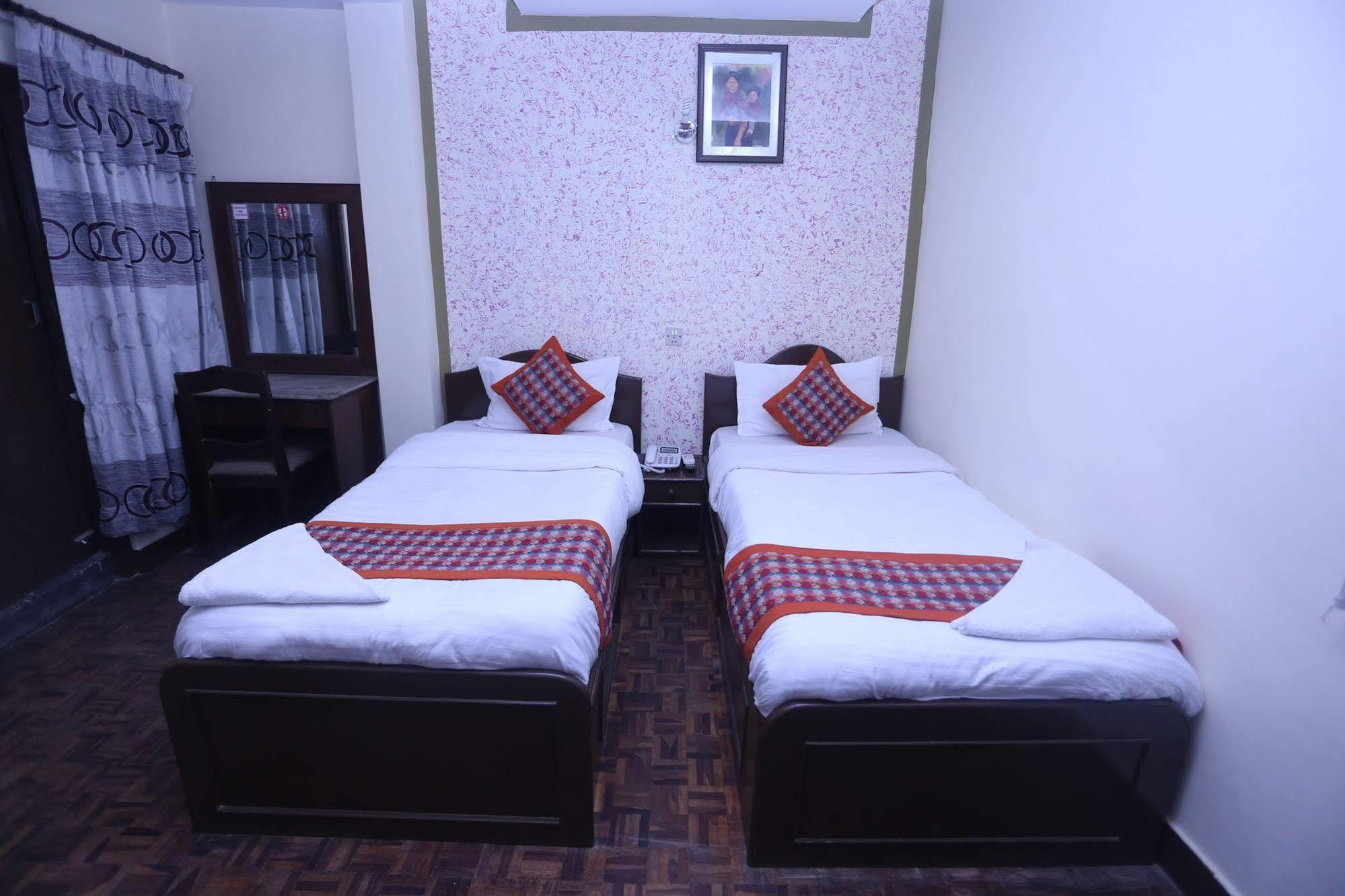 Oyo 153 Aster Hotel Nepal Katmandou Extérieur photo